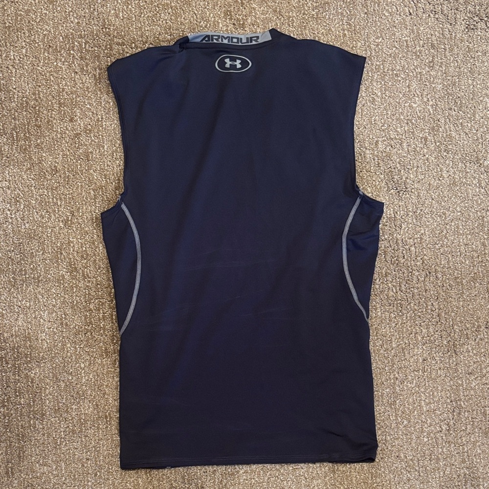 Under Armour Compression Shirt - Picture 3 of 4